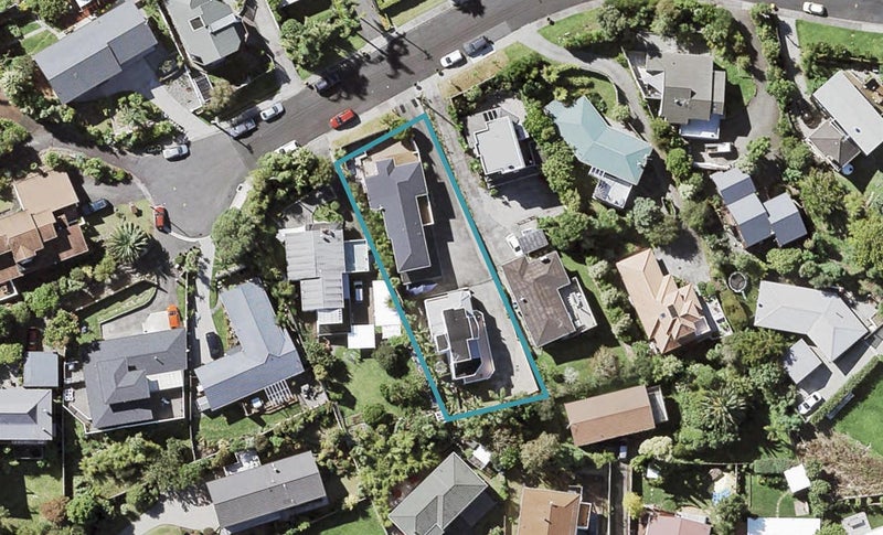2/30 Jellicoe Road, Murrays Bay, Auckland - Carousel 1