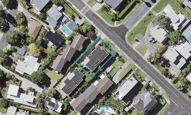 66 Seaview Road, Castor Bay, Auckland - Carousel 1