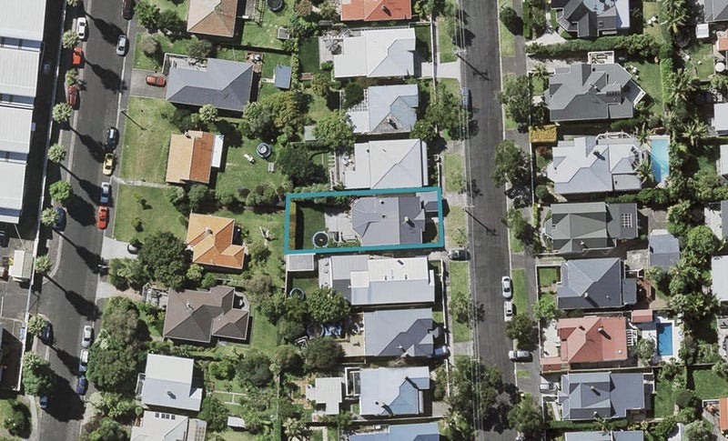 29 Kiwi Road, Stanley Point, Auckland - Carousel 1