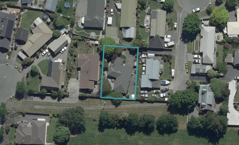12 Pyatt Place, Redwood, Christchurch - Carousel 1