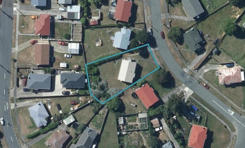 5 Arero Place, Titahi Bay, Porirua - Carousel 1