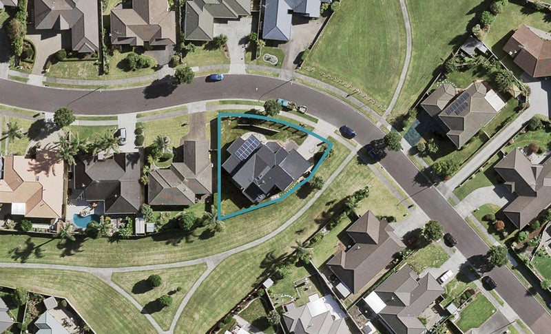 8 Moss Crescent, Takanini, Auckland - Carousel 1