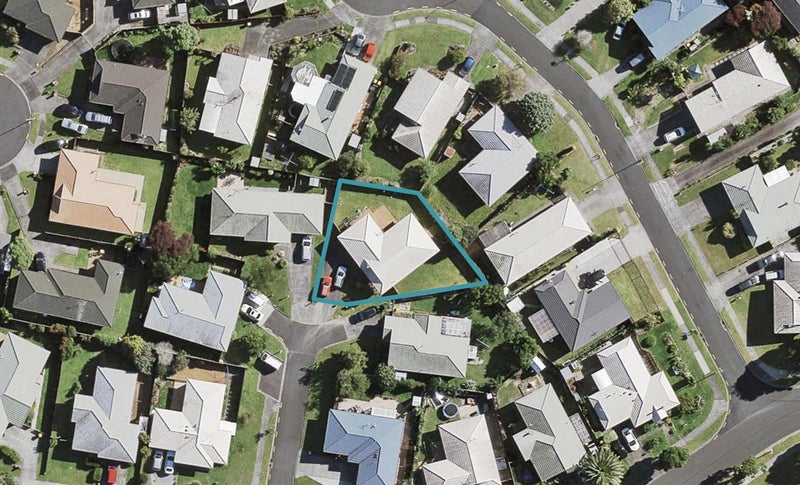5 Barr Place, Weymouth, Auckland - Carousel 1