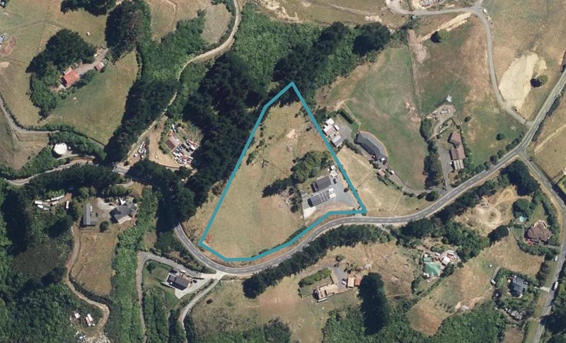 86 Sweetacres Drive, Belmont, Lower Hutt - Carousel 1
