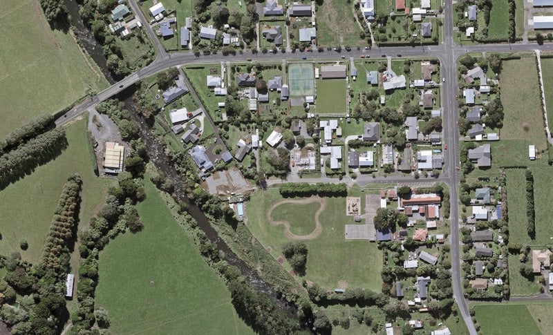 5 Whitcombe Street, Lepperton, New Plymouth - Carousel 1