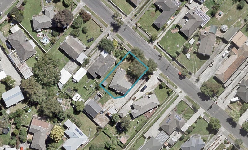 8 Thackeray Street, Trentham, Upper Hutt - Carousel 1