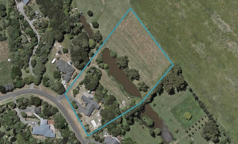 11 Merlin Court, Otaihanga, Paraparaumu - Carousel 1