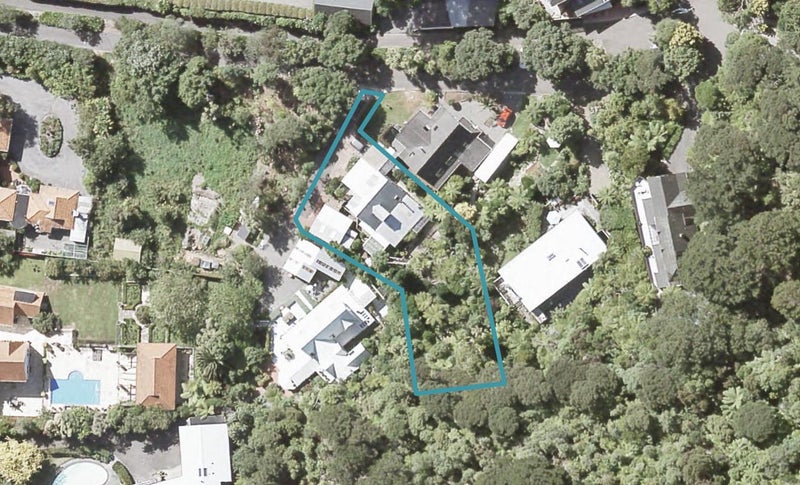 14 Whiorau Grove, Lowry Bay, Lower Hutt - Carousel 1