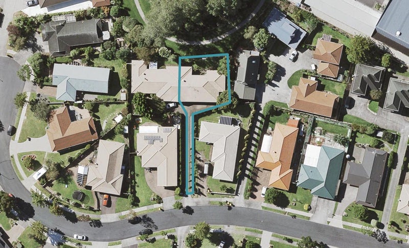 1/31 Headcorn Place, Botany Downs, Auckland - Carousel 1