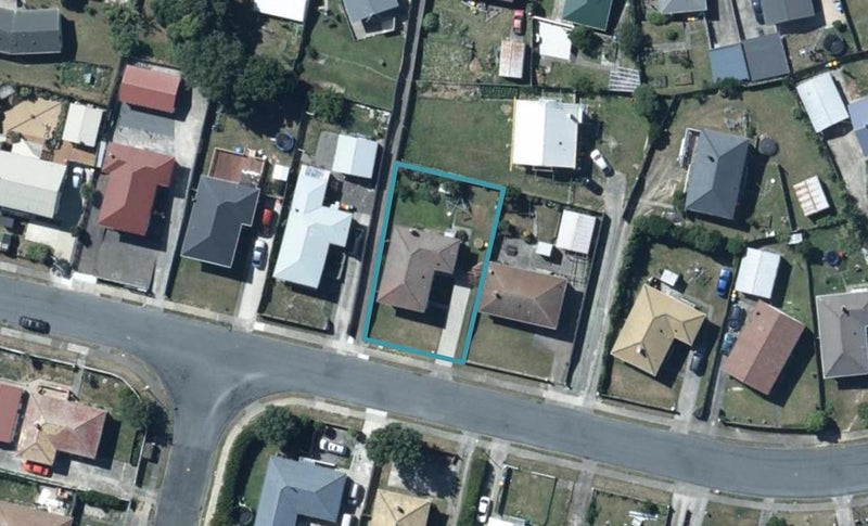 28 Beauzami Crescent, Ascot Park, Porirua - Carousel 1
