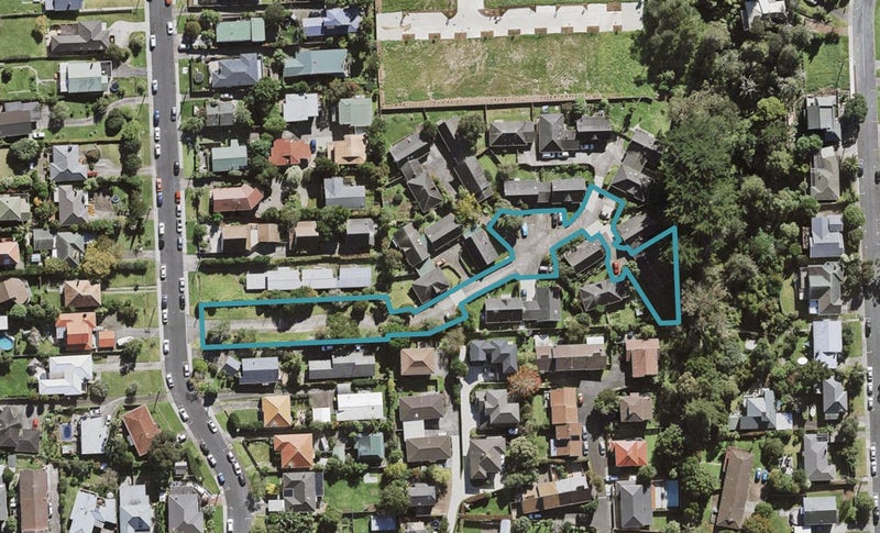 9Q Aorangi Place, Birkenhead, Auckland - Carousel 1