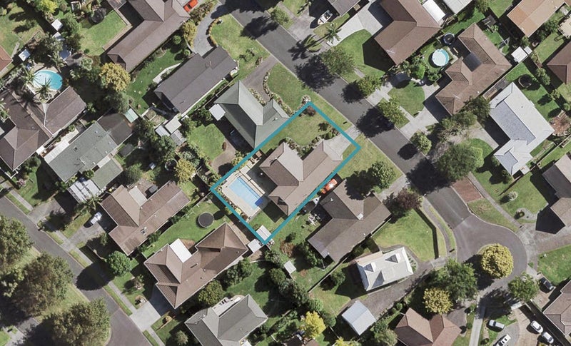 11 Peridot Place, Conifer Grove, Takanini - Carousel 1