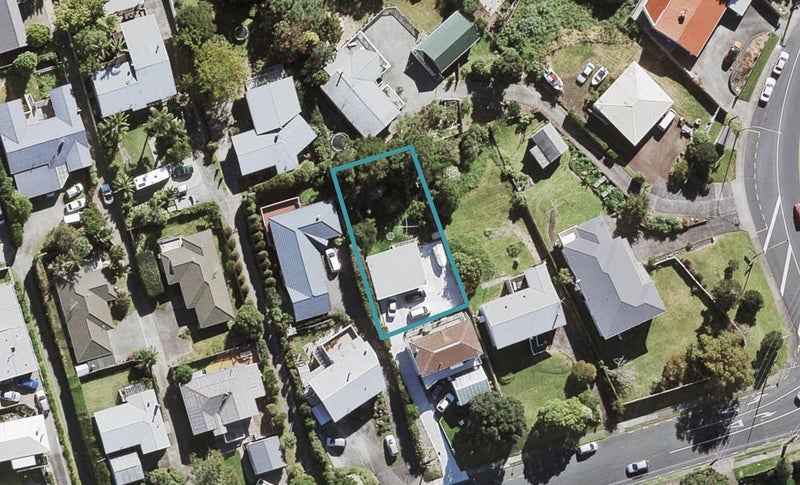 5A Roberts Road, Glenfield, Auckland - Carousel 1