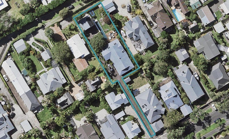 8A Ascot Avenue, Narrow Neck, Auckland - Carousel 1