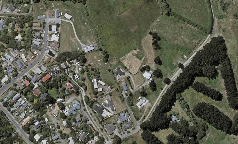 35 Tieko Street, Otaihanga, Paraparaumu - Carousel 1