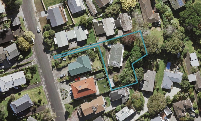 27 Bel Air Drive, Hillsborough, Auckland - Carousel 1