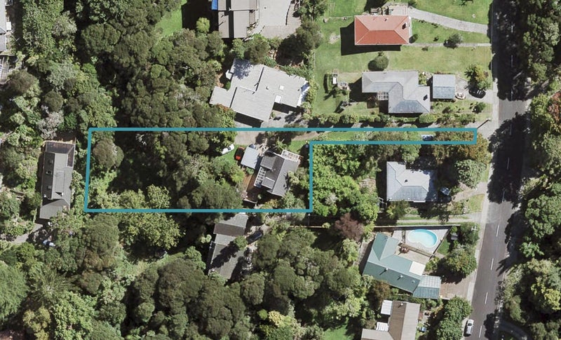 58 Woodfern Crescent, Titirangi, Auckland - Carousel 1