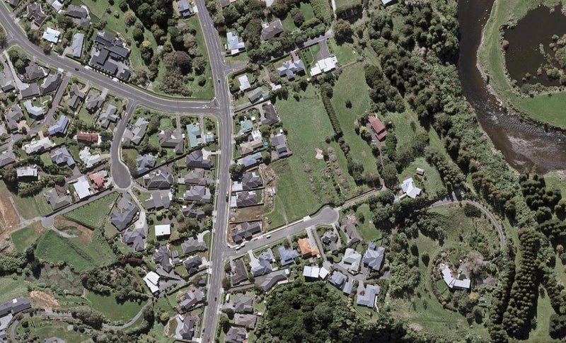 9 Tupare Place, Highlands Park, New Plymouth - Carousel 1