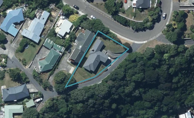20 Mana View Road, Paremata, Porirua - Carousel 1