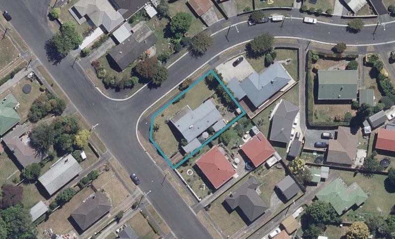 10 Dalesford Street, Silverdale, Hamilton - Carousel 1