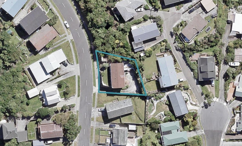 39 Cypress Drive, Maungaraki, Lower Hutt - Carousel 1