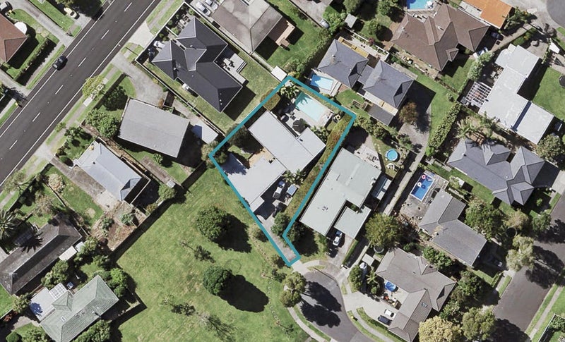 14 Tyrian Close, Half Moon Bay, Auckland - Carousel 1