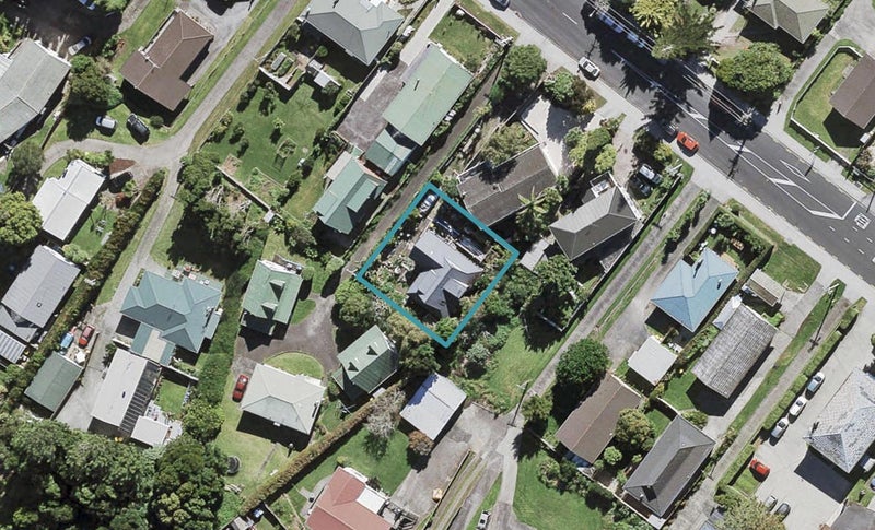 20B Kaipatiki Road, Glenfield, Auckland - Carousel 1