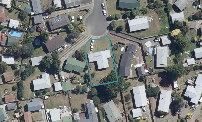 12 Norfolk Place, Pukete, Hamilton - Carousel 1