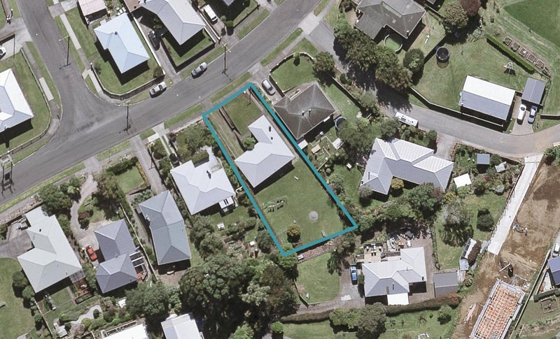 30 Rosendale Avenue, Spotswood, New Plymouth - Carousel 1