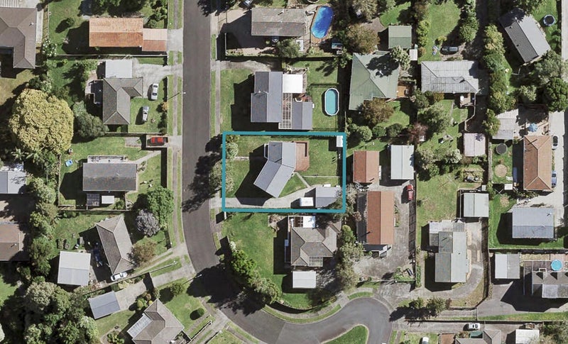 6 Leatham Crescent, Opaheke, Papakura - Carousel 1