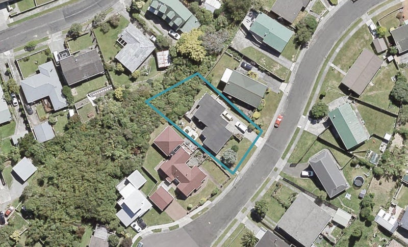 16 Ilam Grove, Kelson, Lower Hutt - Carousel 1