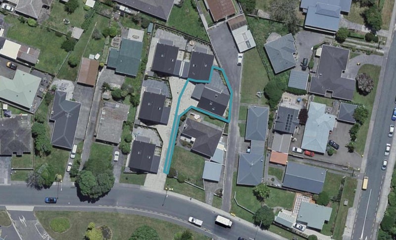9D Linden Ave, Tawa, Wellington - Carousel 1