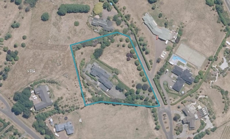 211 Ferndale Way, Taupo - Carousel 1