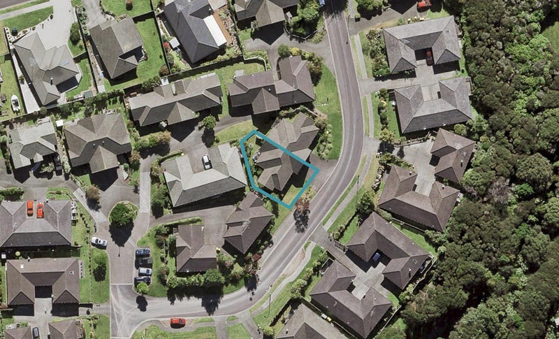 9 Regents Park Place, Westgate, Auckland - Carousel 1