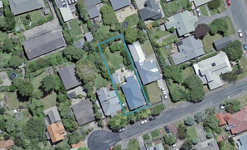 10 Dasent Street, Karori, Wellington - Carousel 1