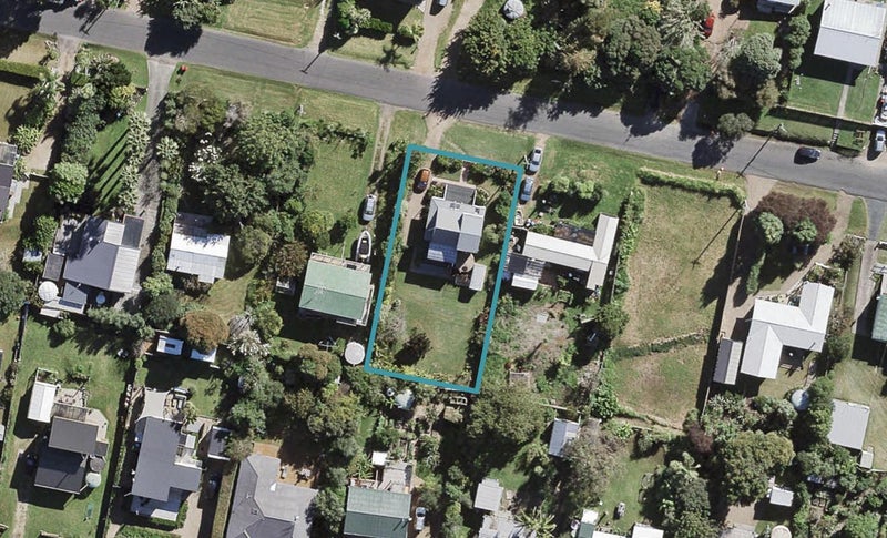 13 Manuka Road, Waiheke Island , Waiheke Island - Carousel 1