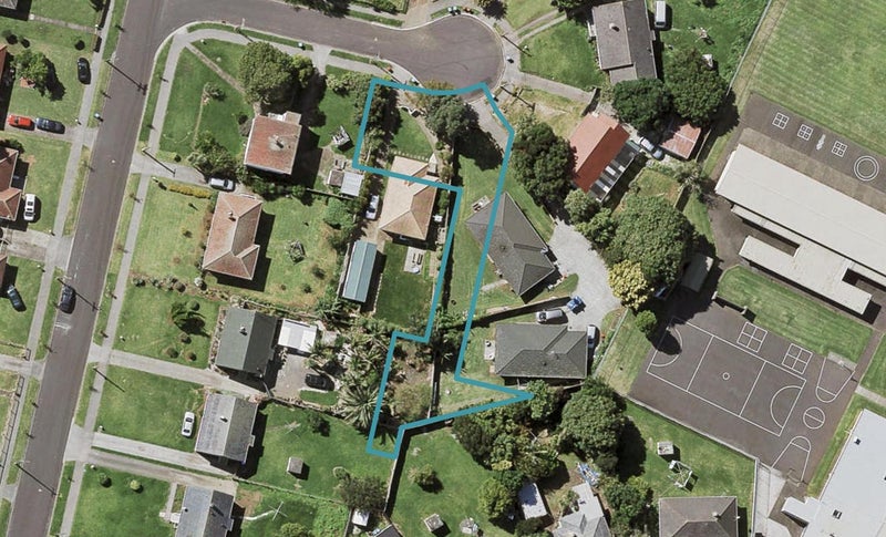 1 Takoto Way, Point England, Auckland - Carousel 1