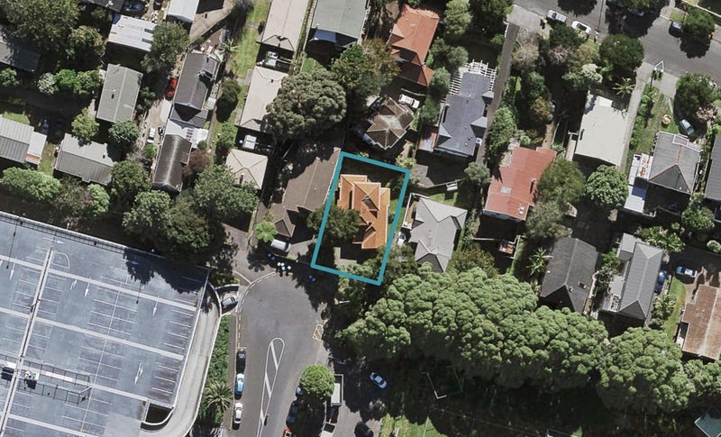 15 Cornwallis Street, Sandringham, Auckland - Carousel 1