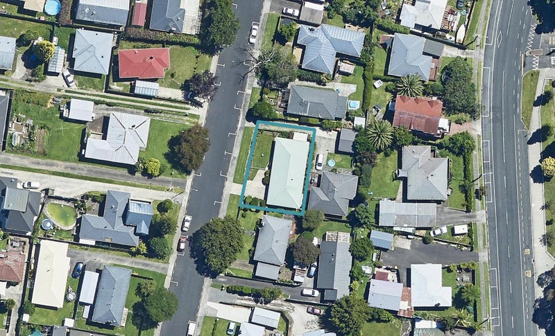 9 Queen Road, Bellevue, Tauranga - Carousel 1