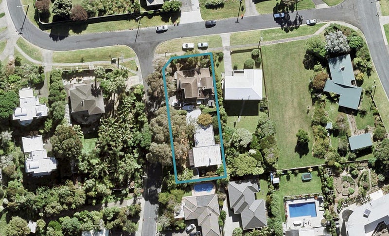 2/13 Ringwood Street, Torbay, Auckland - Carousel 1