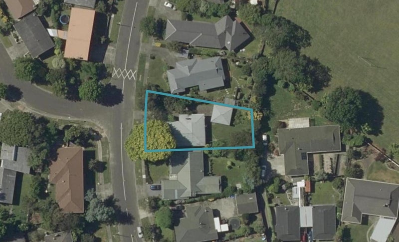 63 Wikiriwhi Crescent, Awapuni, Palmerston North - Carousel 1