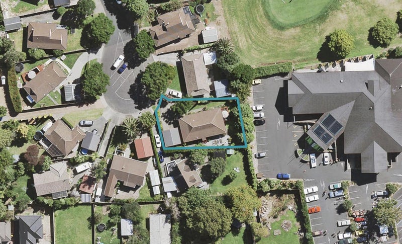 52 Redlands Grove, Swanson, Auckland - Carousel 1