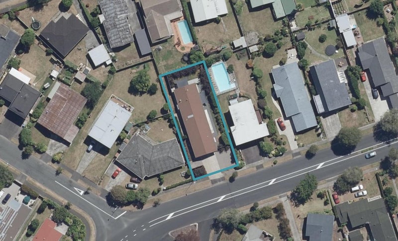 7 Glen Lynne Avenue, Queenwood, Hamilton - Carousel 1