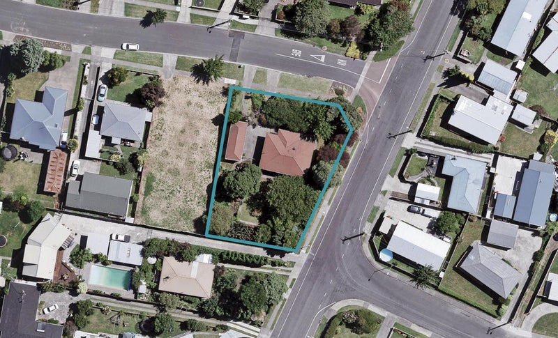 29 Howard Road, Taradale, Napier - Carousel 1