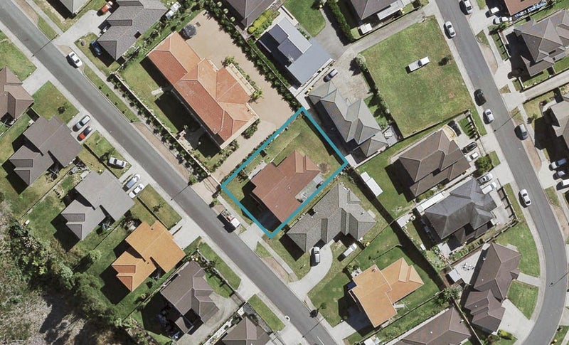39 Tiriwa Drive, Massey, Auckland - Carousel 1