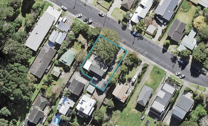 11A Beach Haven Road, Beach Haven, Auckland - Carousel 1