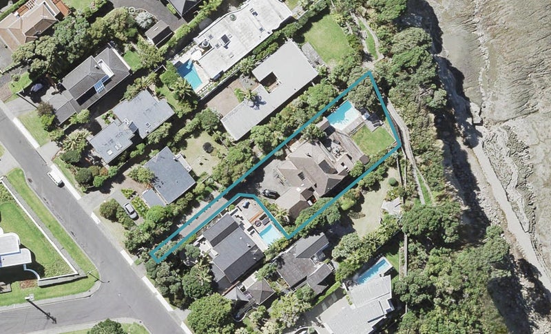 15 Bournemouth Terrace, Murrays Bay, Auckland - Carousel 1