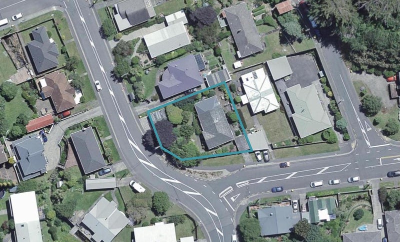 46 Ranelagh Street, Karori, Wellington - Carousel 1