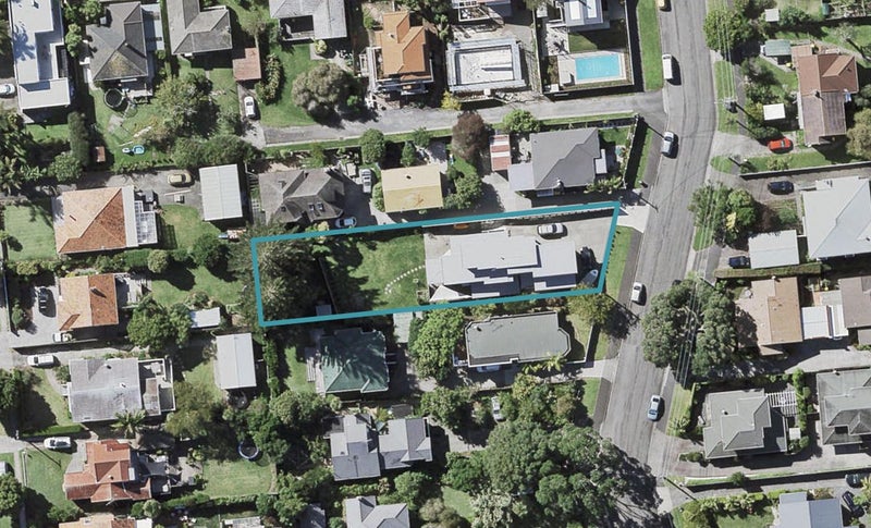 4 Handley Avenue, Narrow Neck, Auckland - Carousel 1