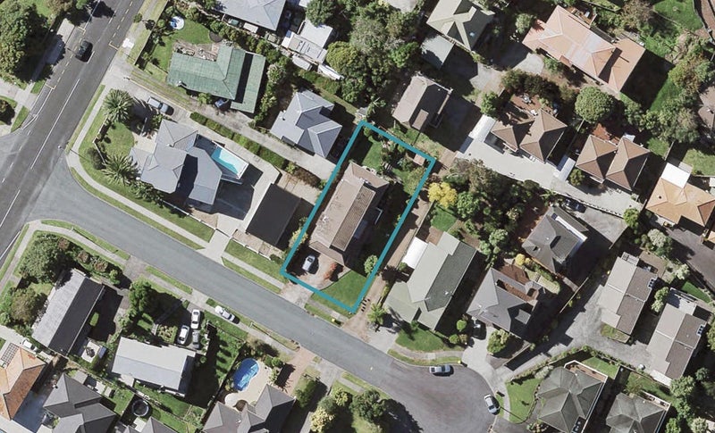 4 Cambric Place, Botany Downs, Auckland - Carousel 1